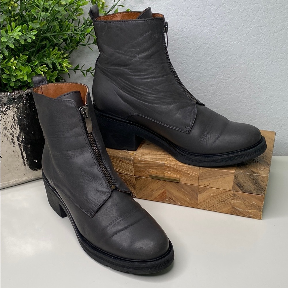 Eric Michael‎ Leather Ankle Boots (Kansas) Front Zip Size 38 EU Gray